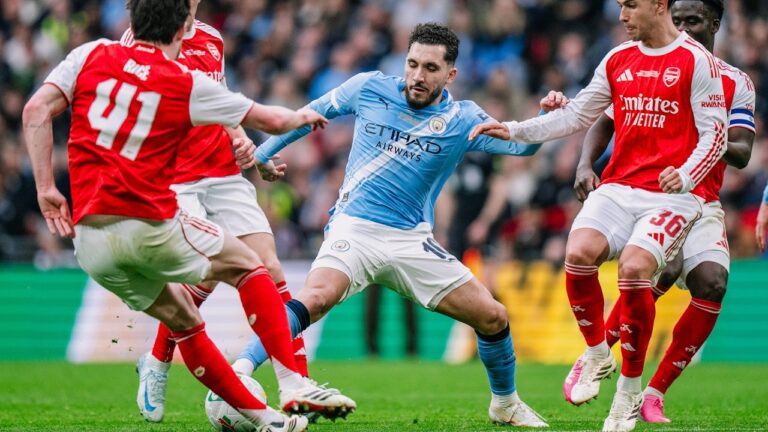 MAN CITY v ARSENAL Top two clash in the Premier League!