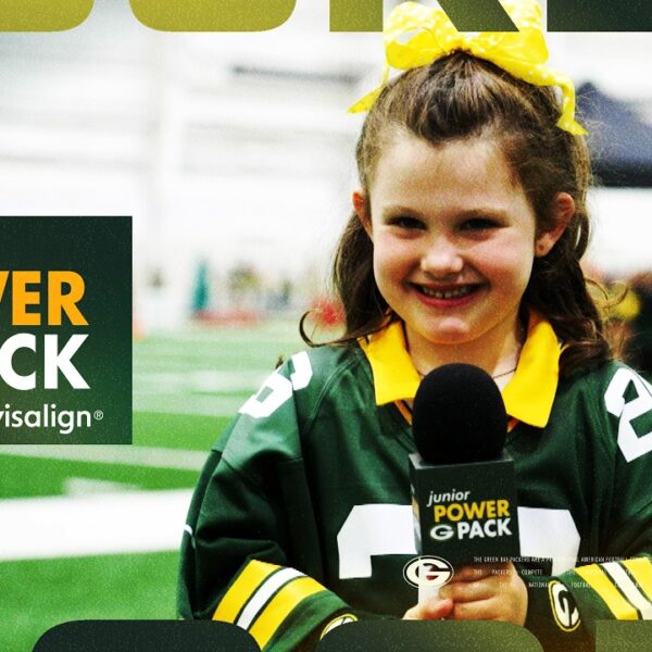 2026 Junior Reporter interviews Packers at the kids’ clinic