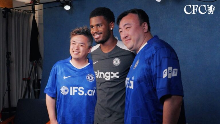 A surprise at Cobham for our supporters, with FPT