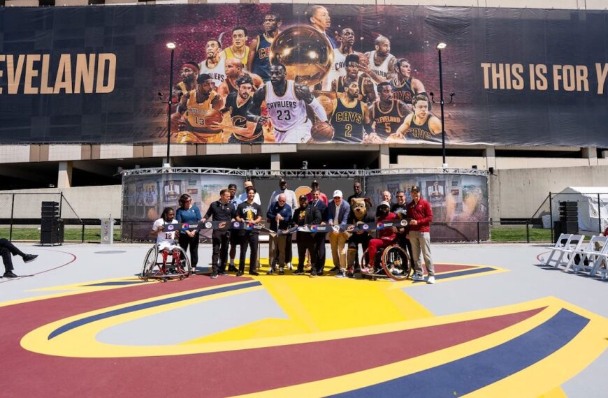 Cavs Celebrate Opening of 2016 Championship Commemorative Basketball Court at Meet Me Here Plaza