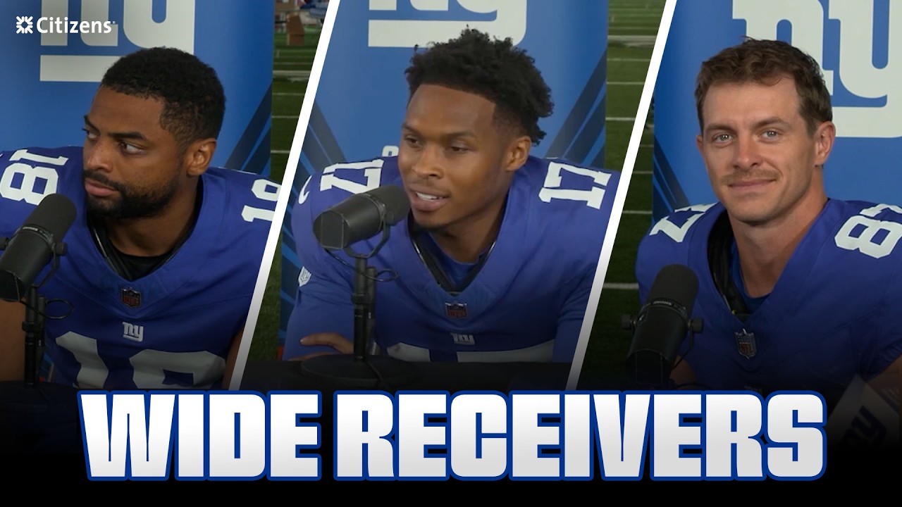 Darius Slayton, Darnell Mooney, Braxton Berrios Giants Huddle New York Giants