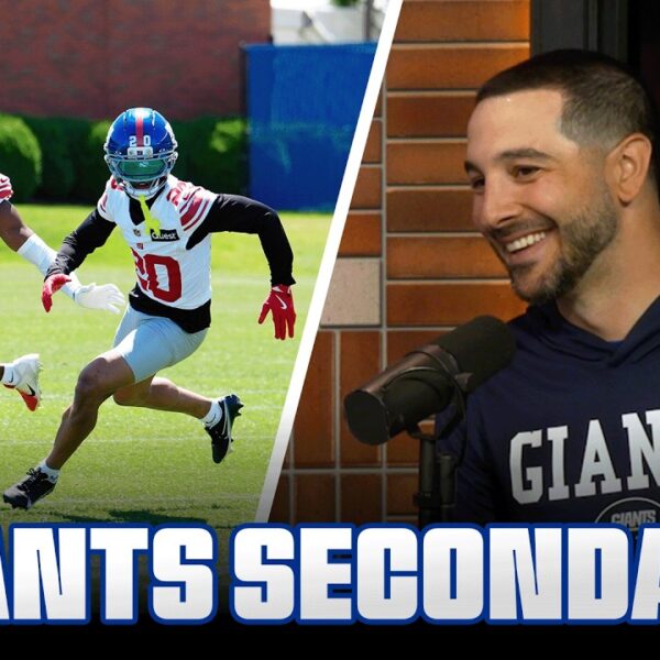 Giants Secondary Coach Donald DAlesio Giants Huddle New York Giants