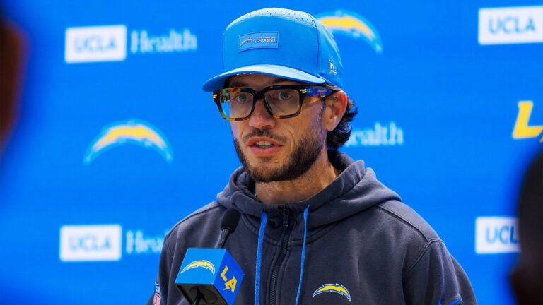 Mike McDaniel’s Minicamp Mindset LA Chargers