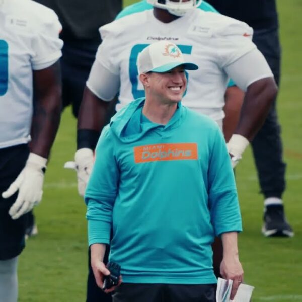 Offensive Coordinator Bobby Slowik mic’d up Miami Dolphins