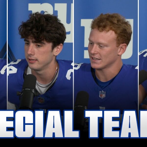 Jordan Stout, Dominic Zvada, Ben Sauls, Ben Mann Giants Huddle New York Giants